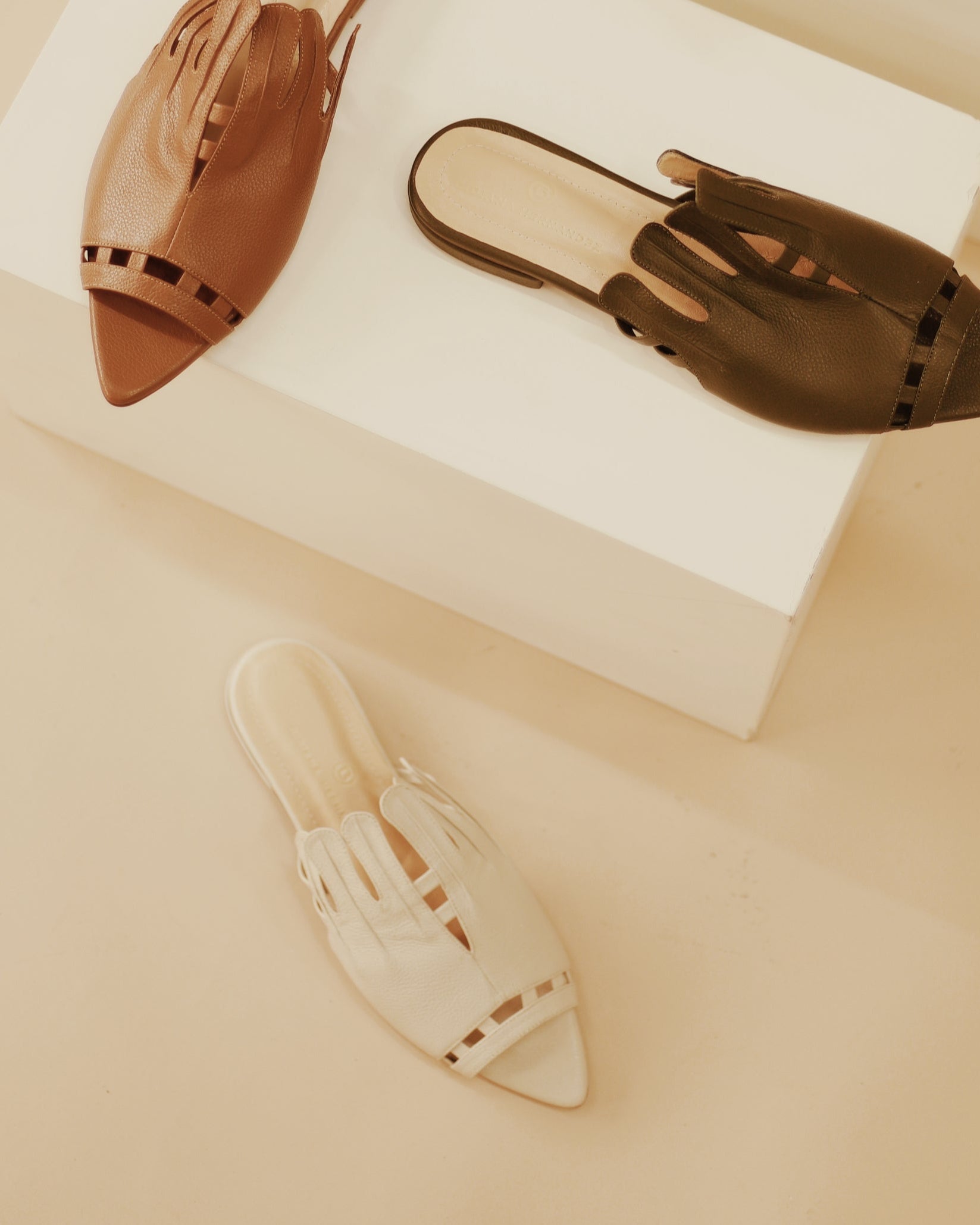 GAUDI SHOES WHITE